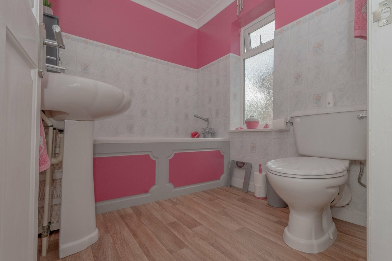 Properties For Sale in Nash Court Gardens 