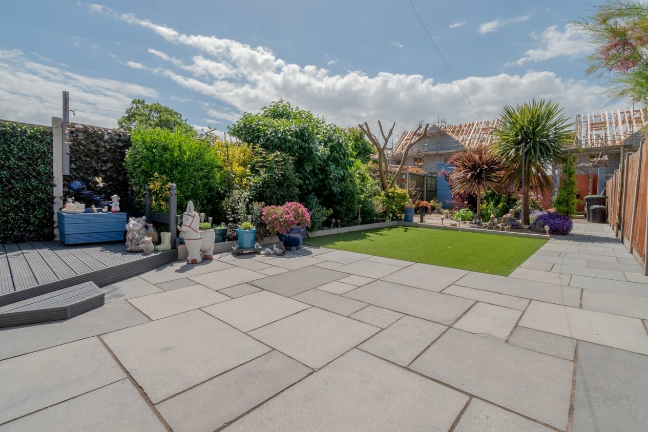 Properties For Sale in Nash Court Gardens 