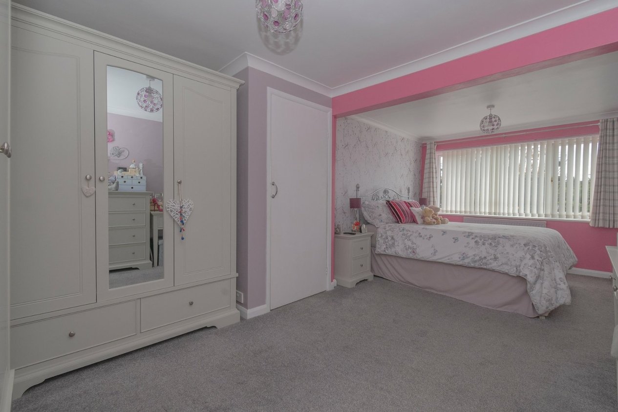 Properties For Sale in Nash Court Gardens 