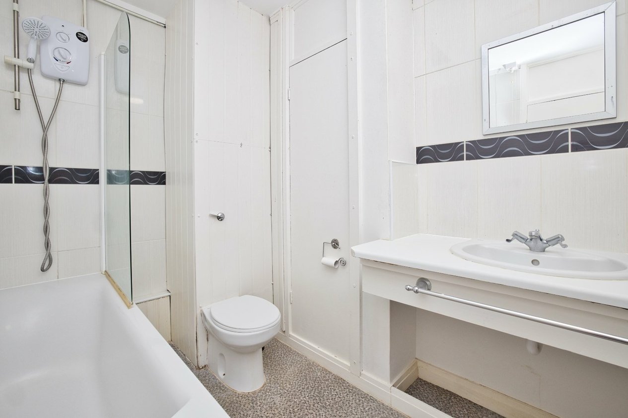 Properties For Sale in New Dover Road Canterbury