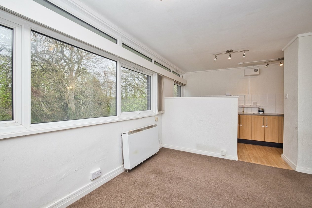 Properties For Sale in New Dover Road Canterbury