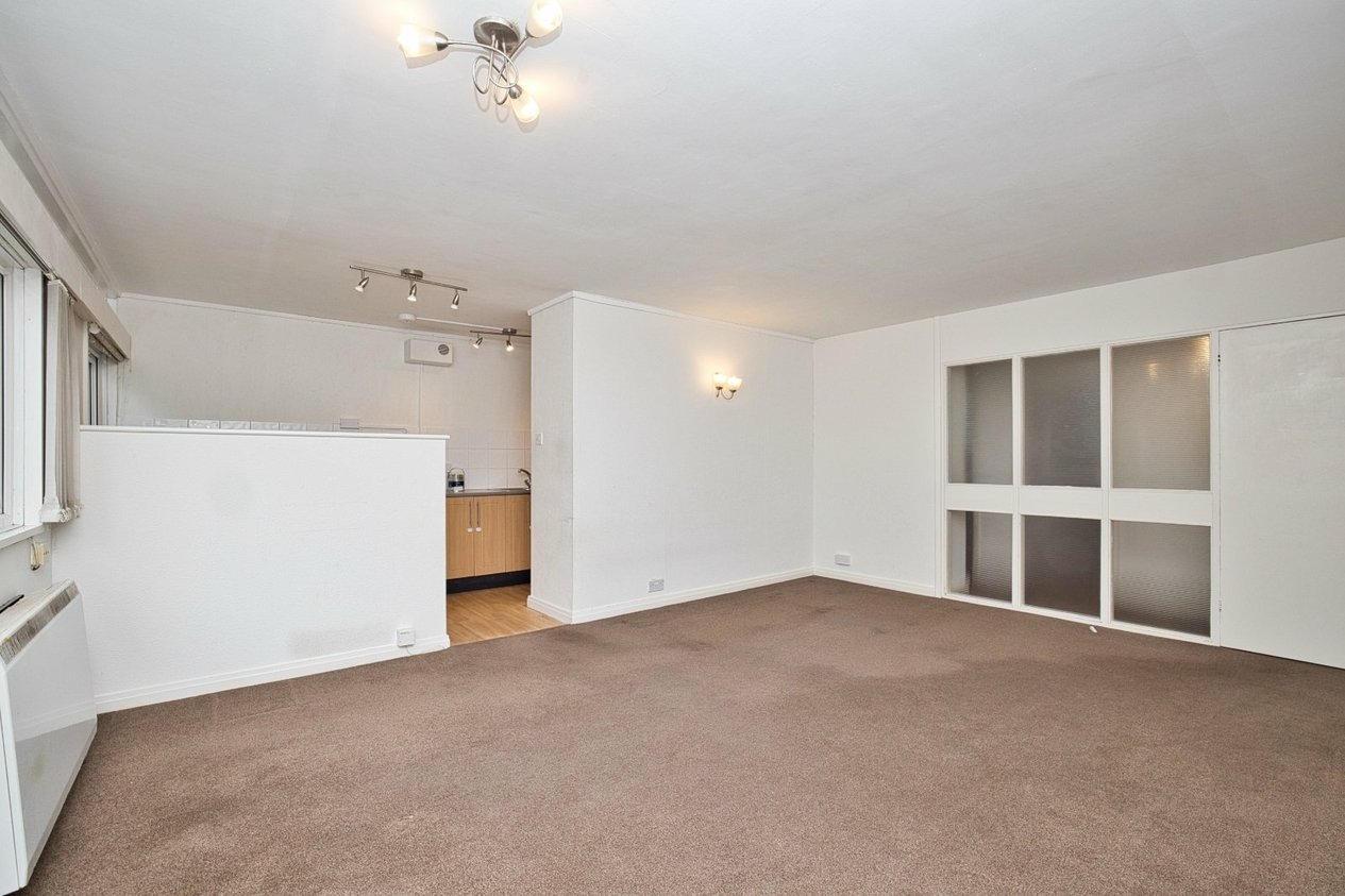 Properties For Sale in New Dover Road Canterbury