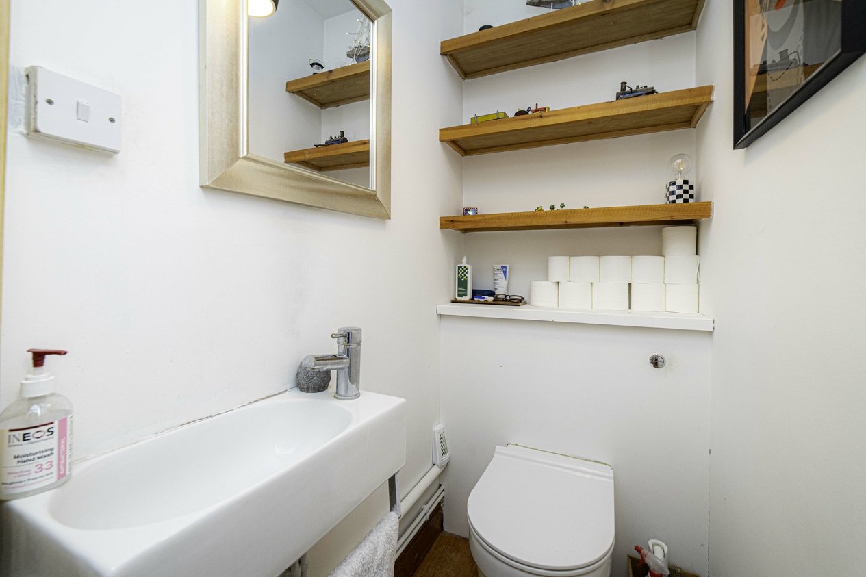 Properties For Sale in New Dover Road Canterbury