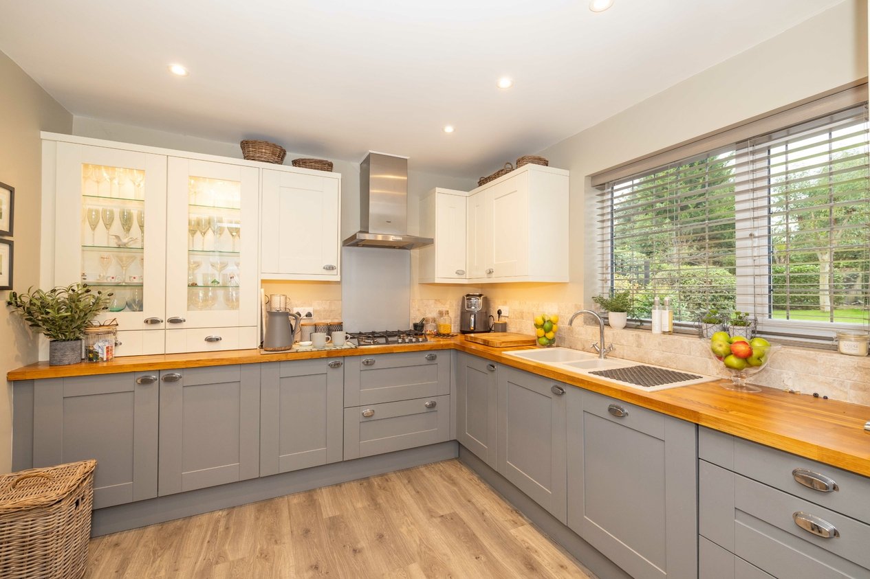 Properties For Sale in New Dover Road Canterbury