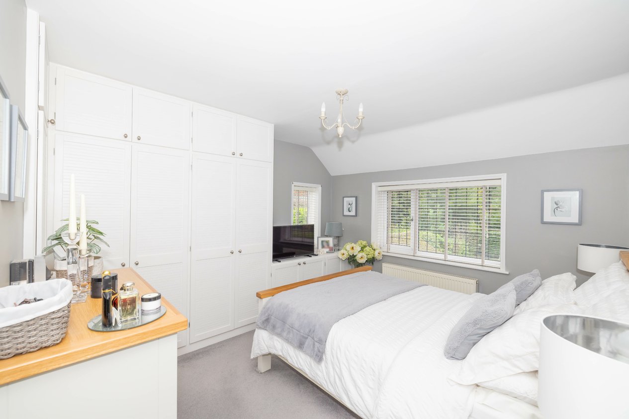Properties For Sale in New Dover Road Canterbury