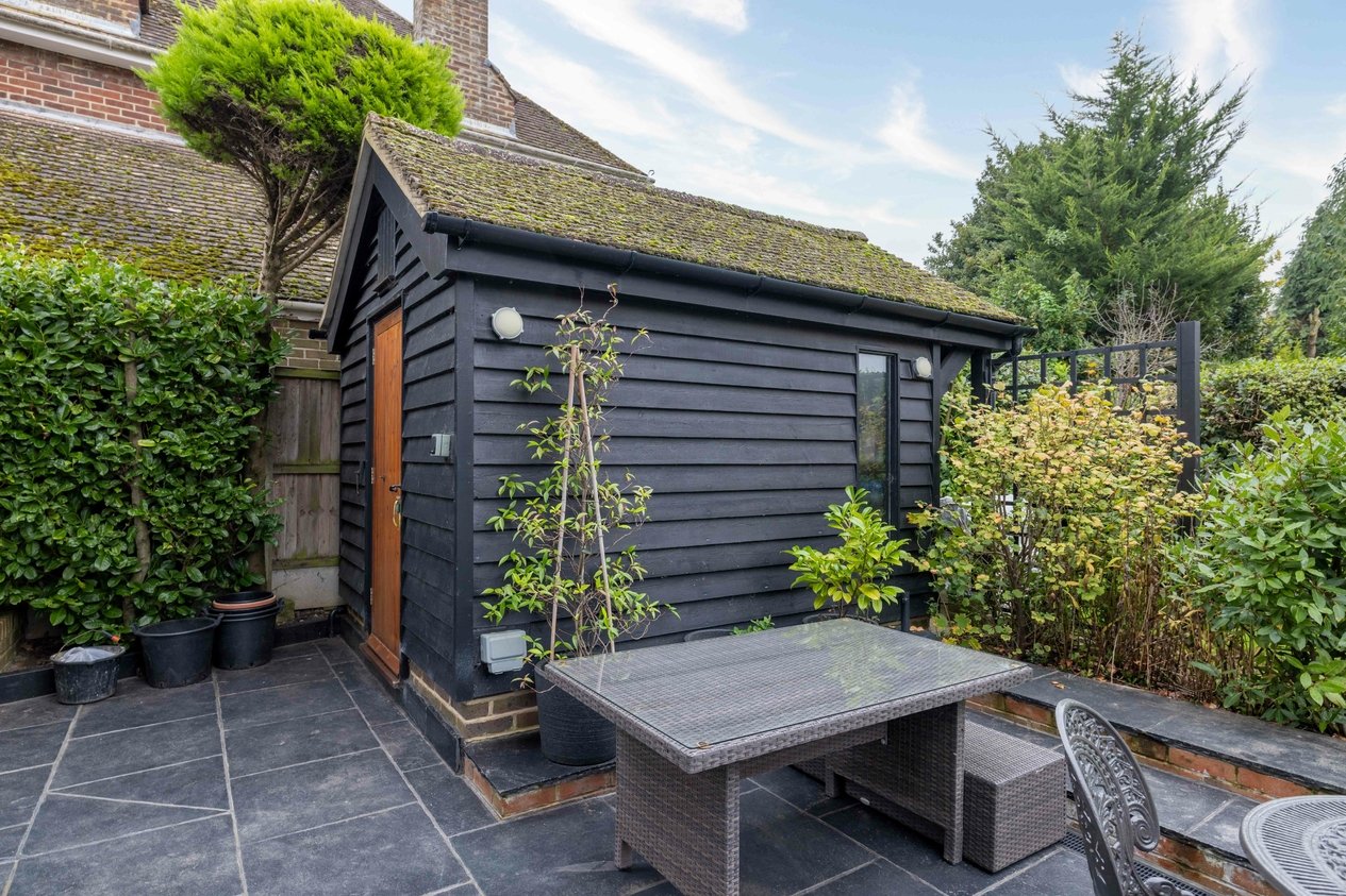 Properties For Sale in New Dover Road Canterbury
