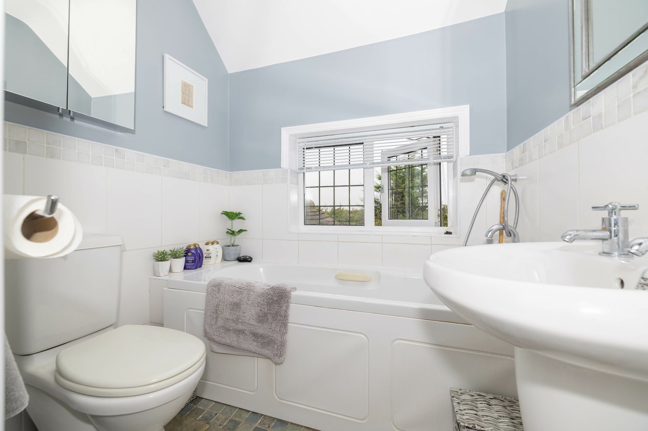 Properties For Sale in New Dover Road Canterbury