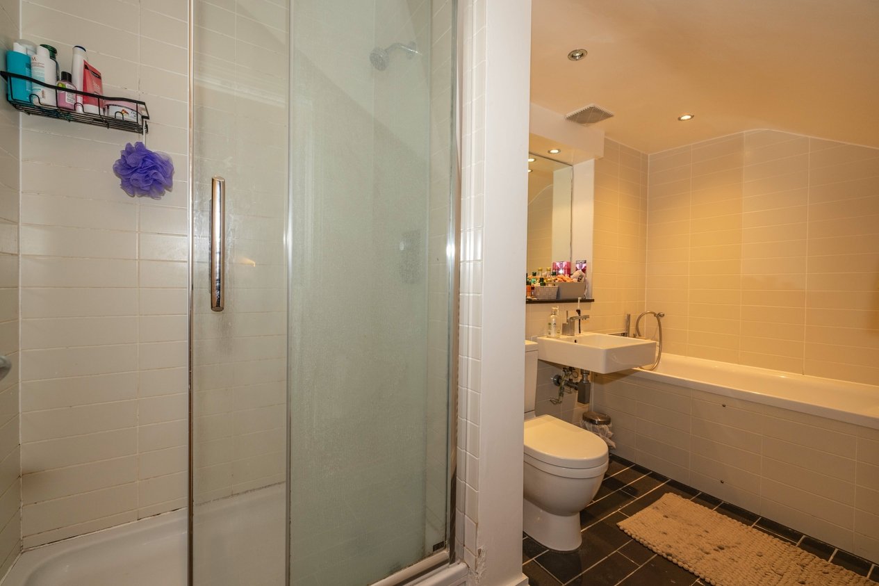 Properties For Sale in New Dover Road Canterbury