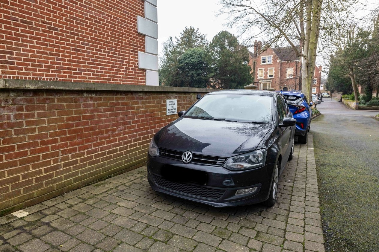 Properties For Sale in New Dover Road Canterbury
