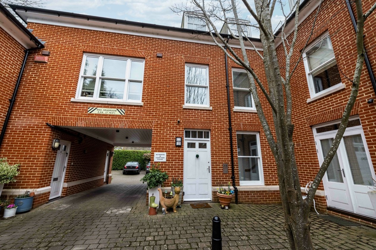 Properties For Sale in New Dover Road Canterbury