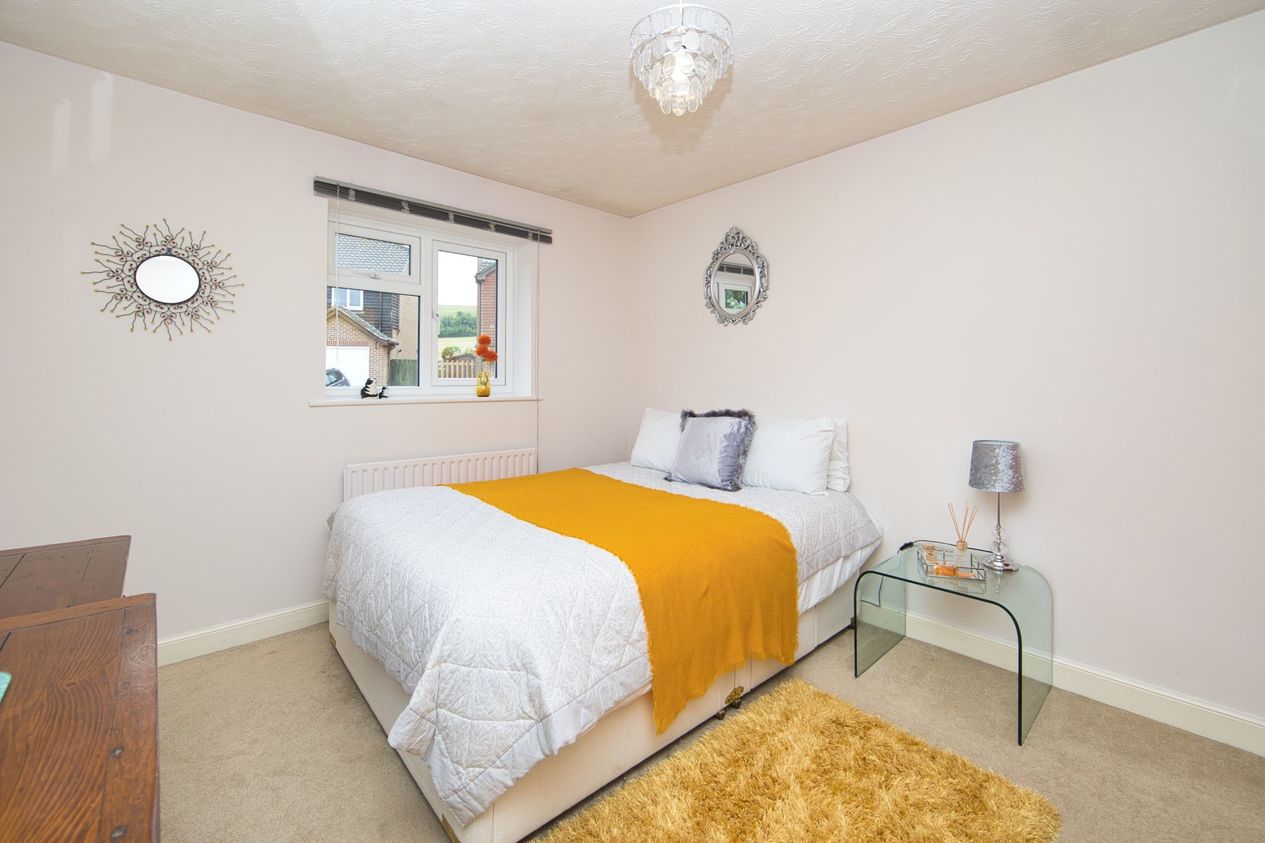 Properties For Sale in Newlyns Meadow  Alkham