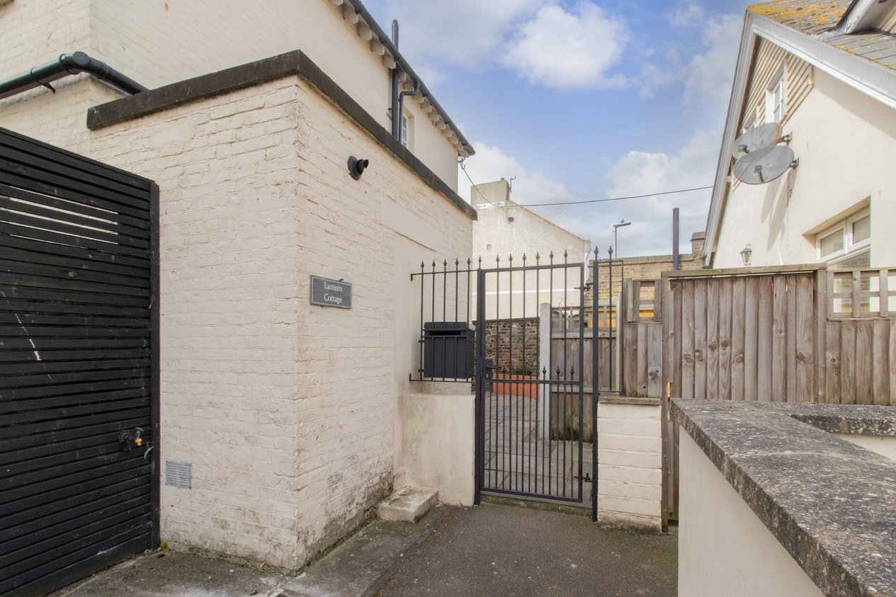 Properties Under Offer in Nightingale Place Margate