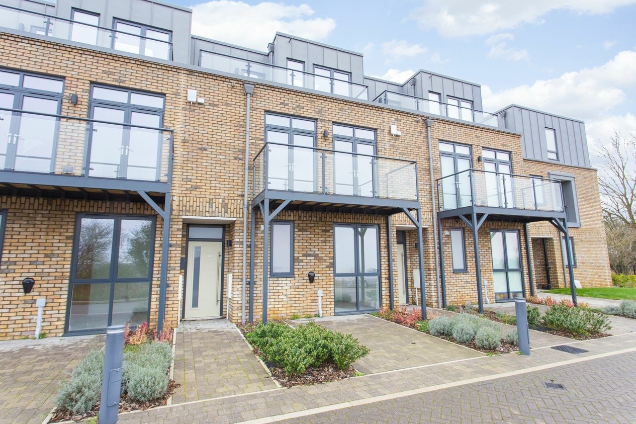 Properties Sold Subject To Contract in 7 Norfolk Towers Way  Guston