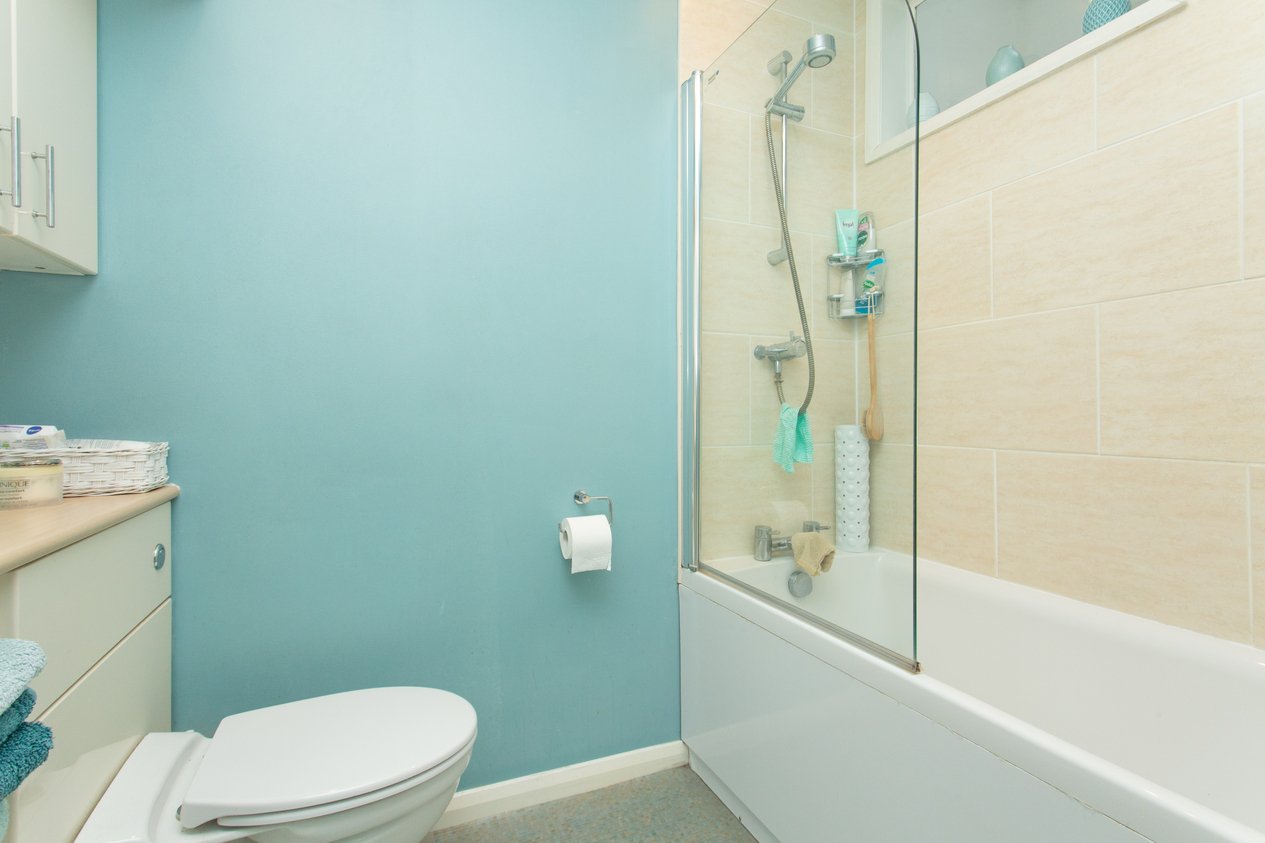 Properties Under Offer in North Lane Canterbury