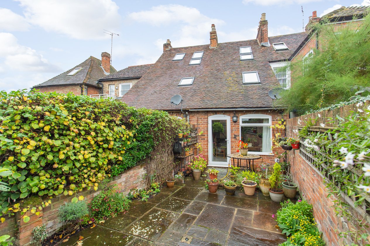 Properties Under Offer in North Lane Canterbury