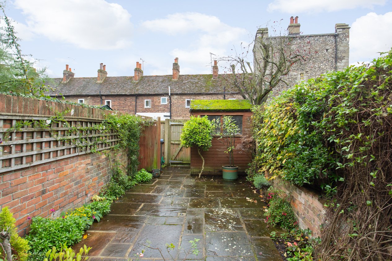Properties Under Offer in North Lane Canterbury