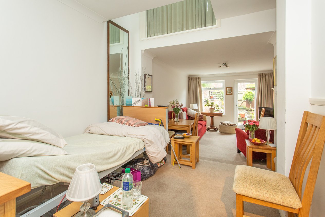 Properties Under Offer in North Lane Canterbury