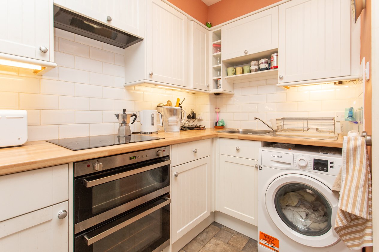 Properties Under Offer in North Lane Canterbury