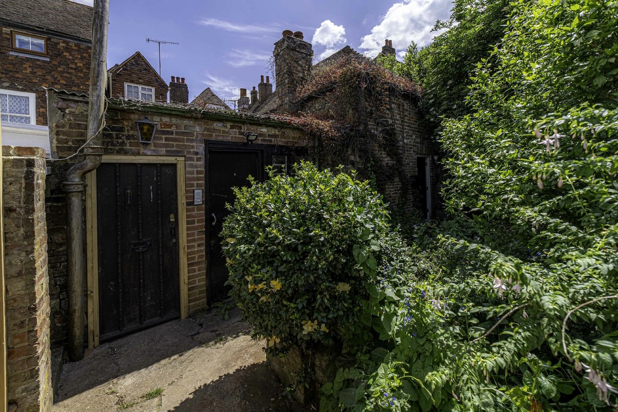 Properties Under Offer in Northgate Canterbury