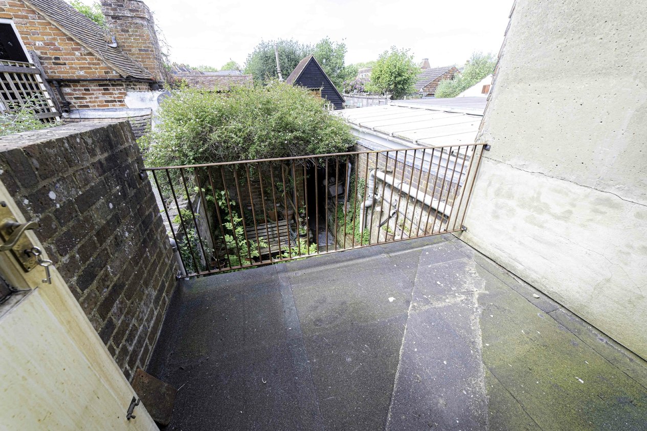 Properties Under Offer in Northgate Canterbury