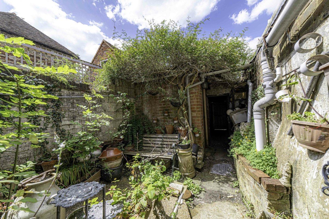 Properties Under Offer in Northgate Canterbury