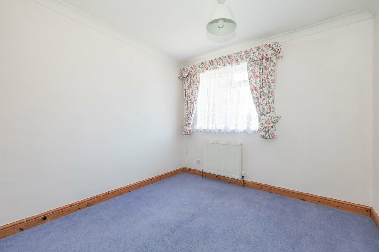 Properties For Sale in Nutley Close Ashford