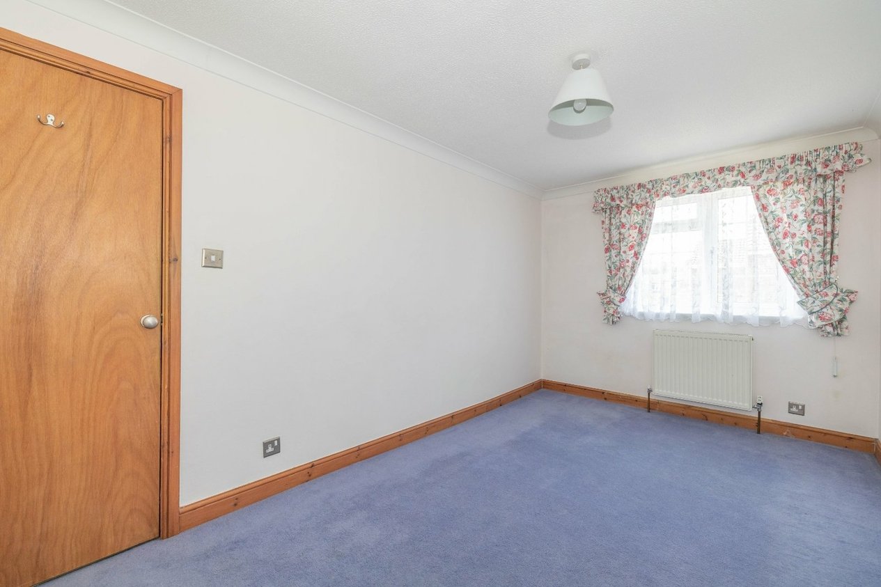 Properties For Sale in Nutley Close Ashford
