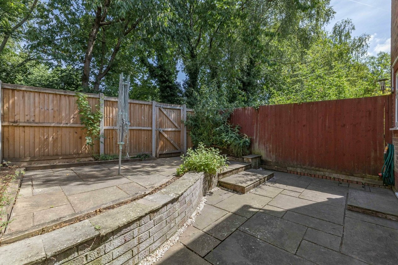 Properties For Sale in Nutley Close Ashford