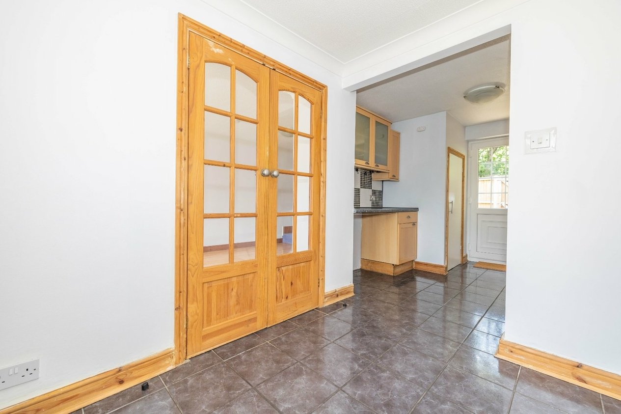 Properties For Sale in Nutley Close Ashford
