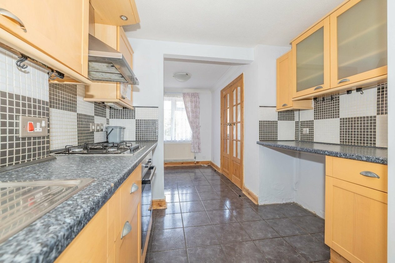 Properties For Sale in Nutley Close Ashford