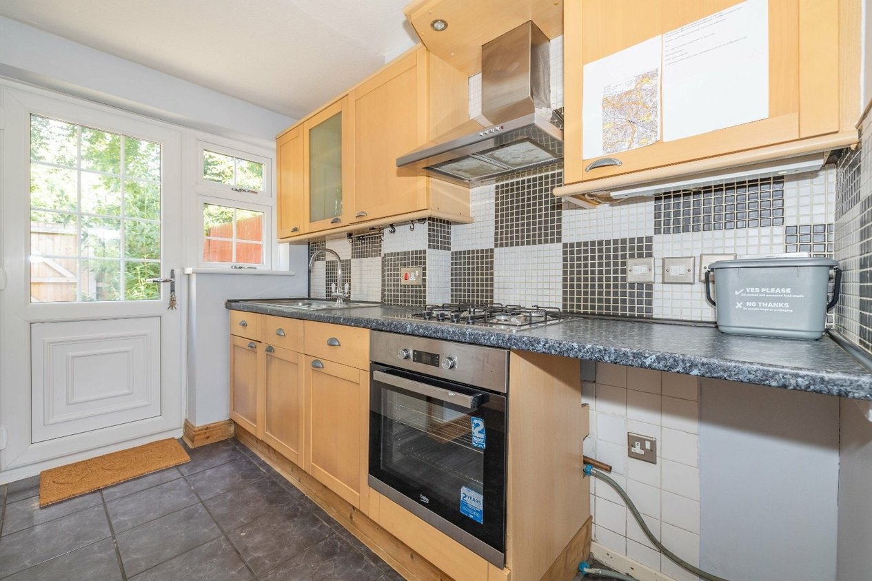 Properties For Sale in Nutley Close Ashford