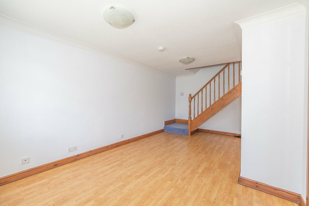 Properties For Sale in Nutley Close Ashford