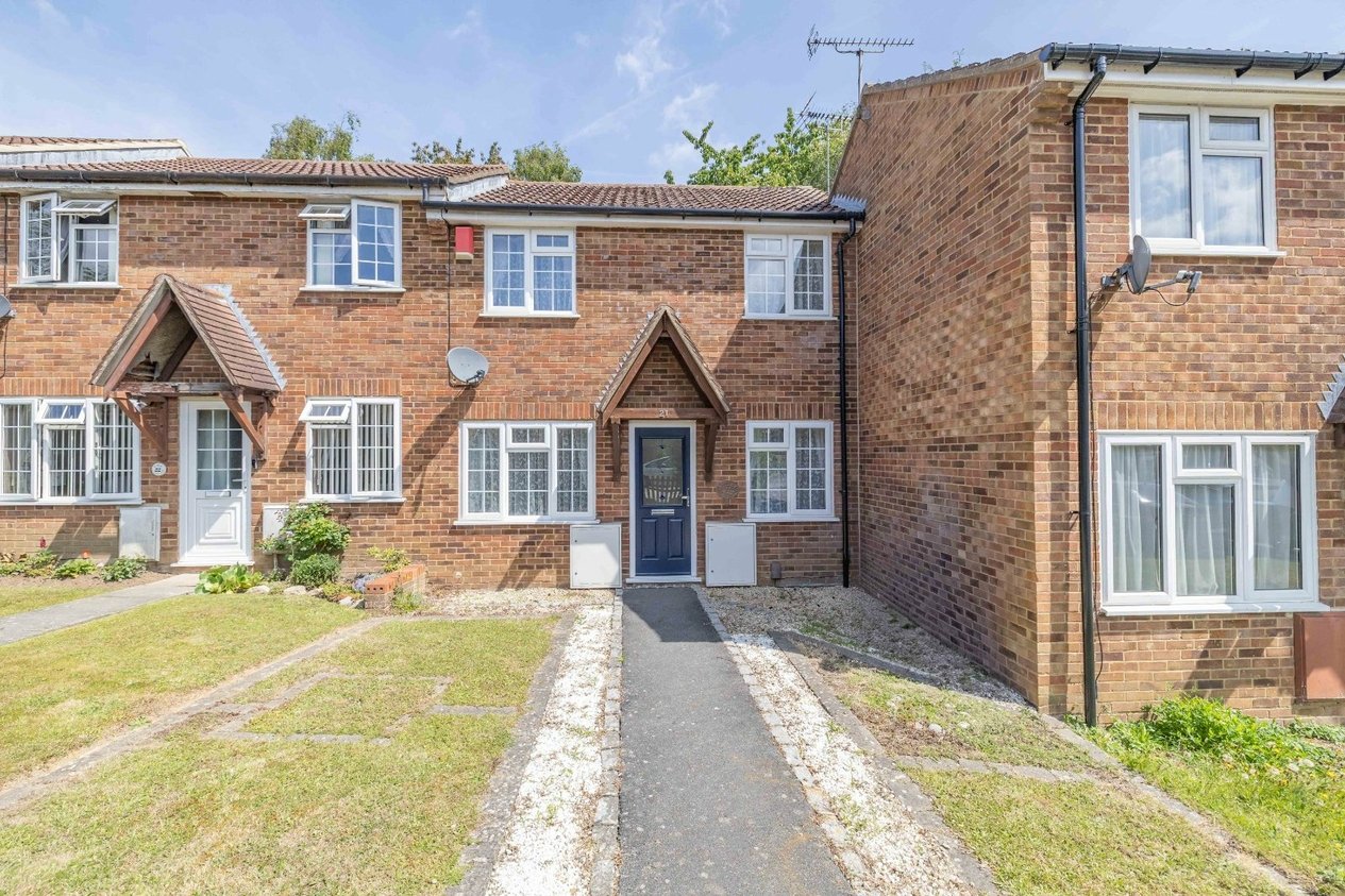 Properties For Sale in Nutley Close Ashford