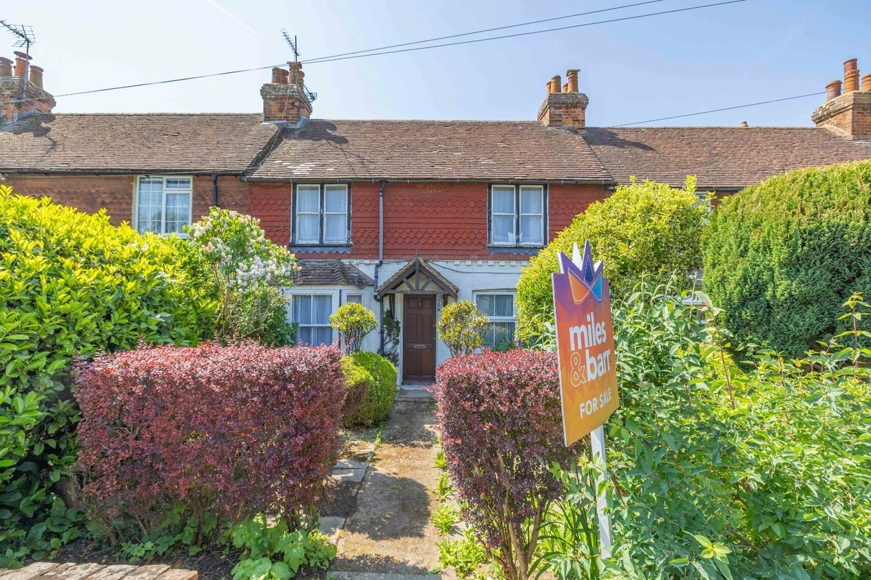 Properties For Sale in Oak Cottages Barrow Hill