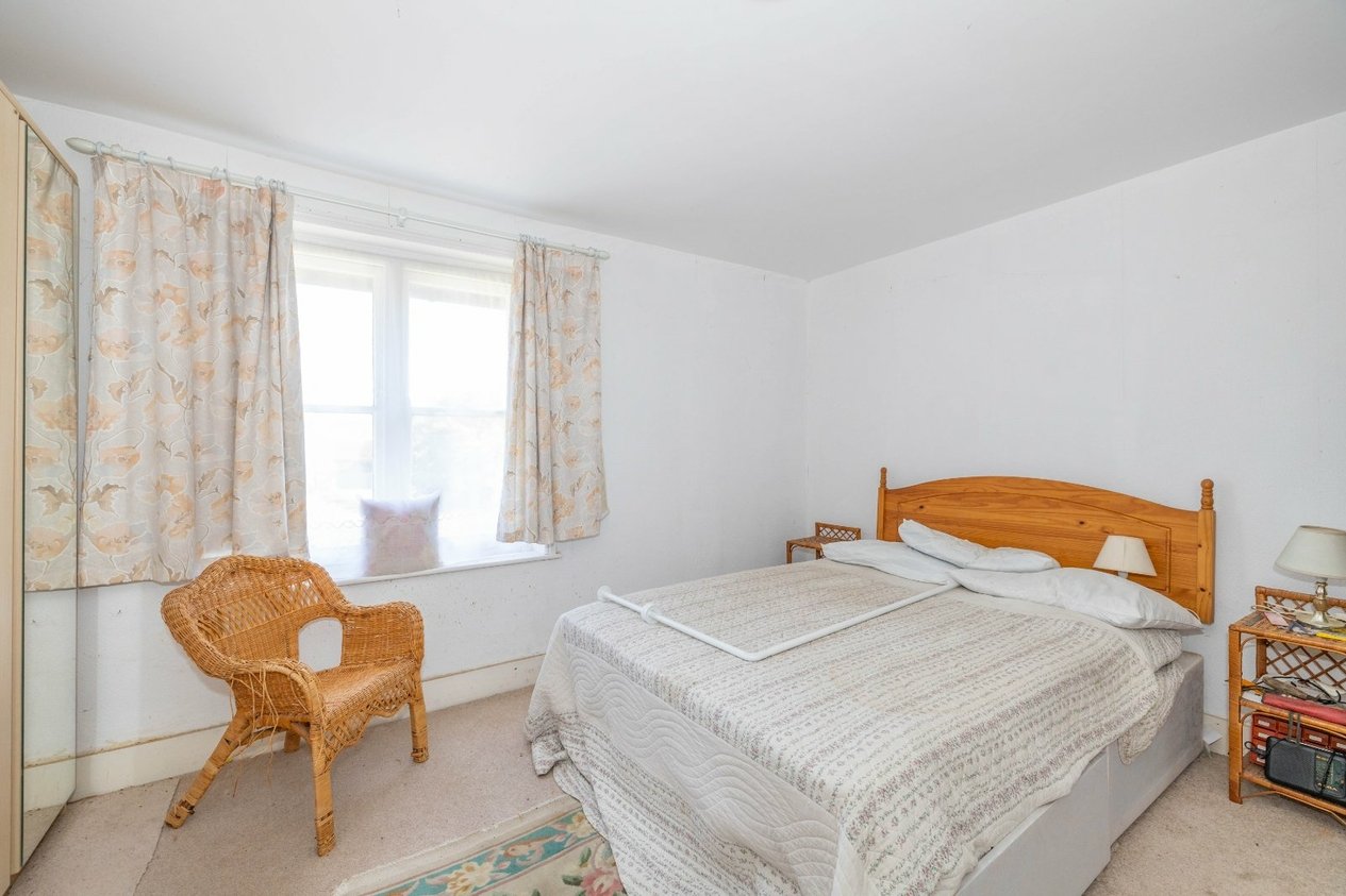 Properties For Sale in Oak Cottages Barrow Hill