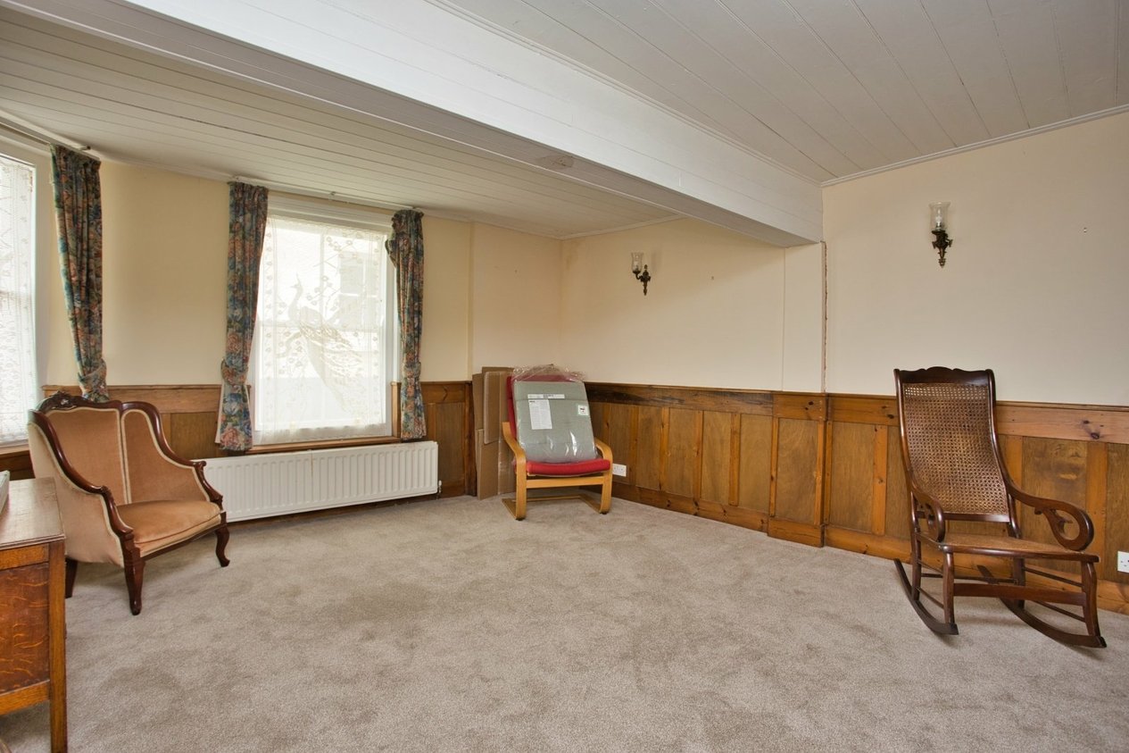 Properties For Sale in Oak Street Deal