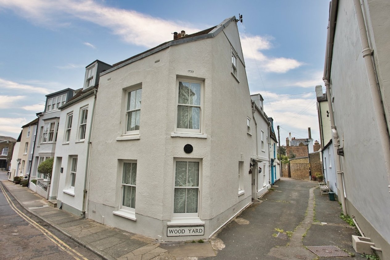 Properties For Sale in Oak Street Deal