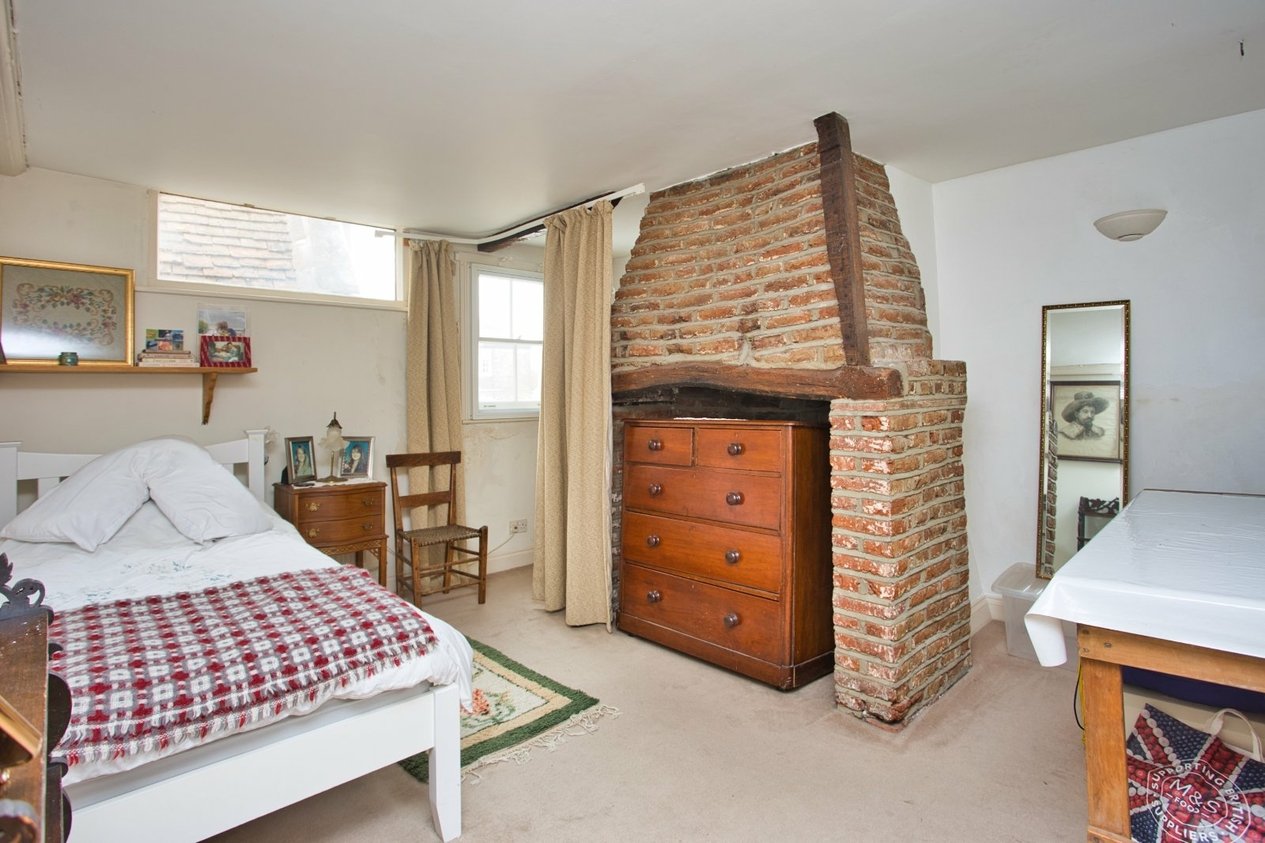 Properties For Sale in Oak Street Deal