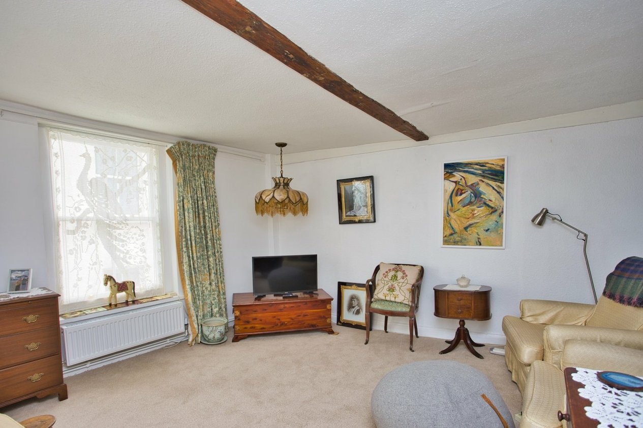 Properties For Sale in Oak Street Deal