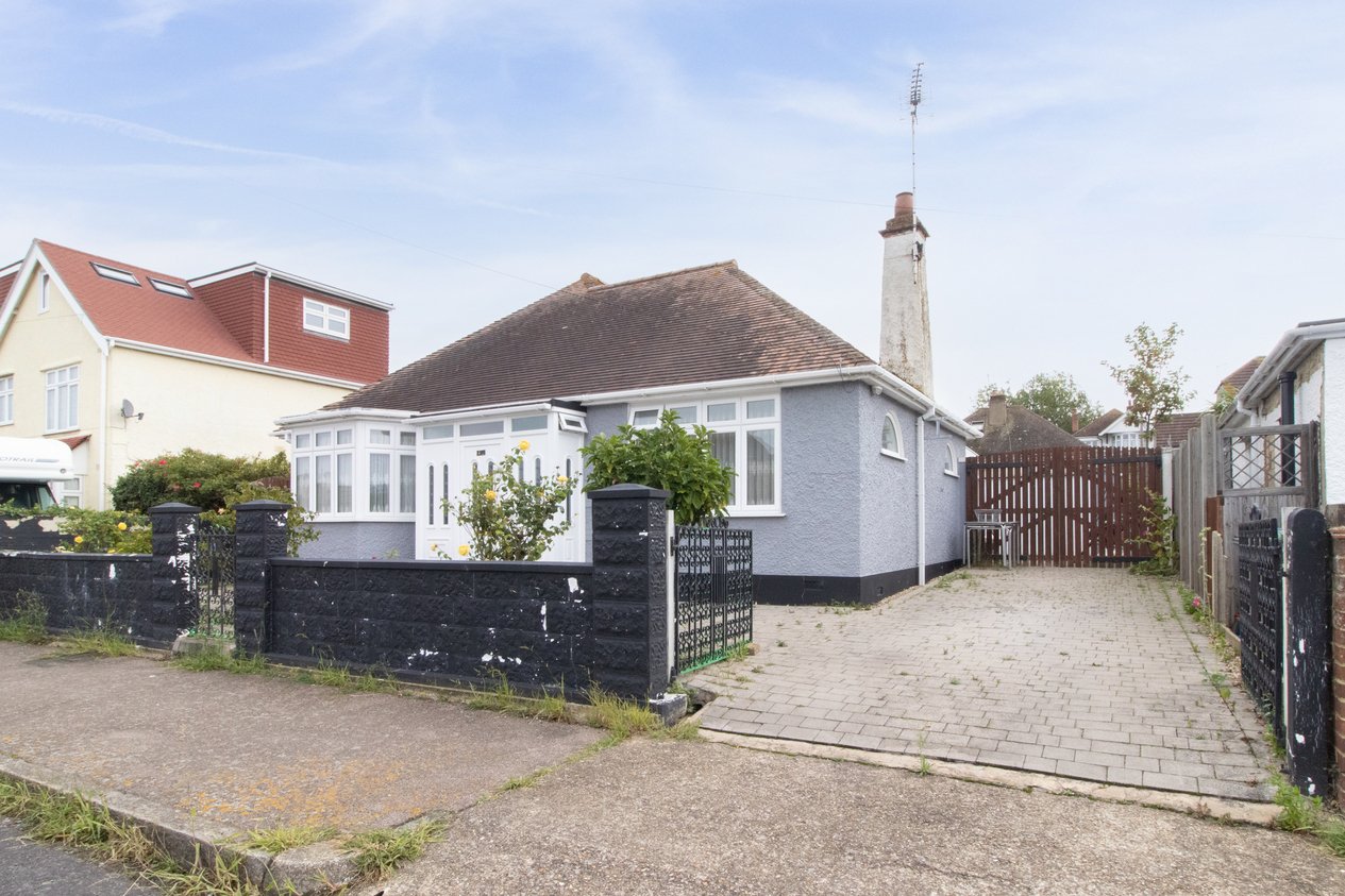 Properties For Sale in Oakdale Road Herne Bay