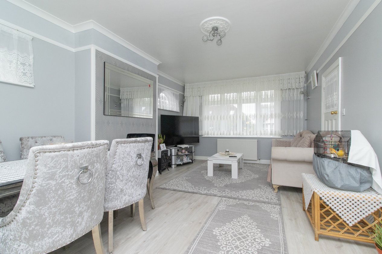 Properties For Sale in Oakdale Road Herne Bay