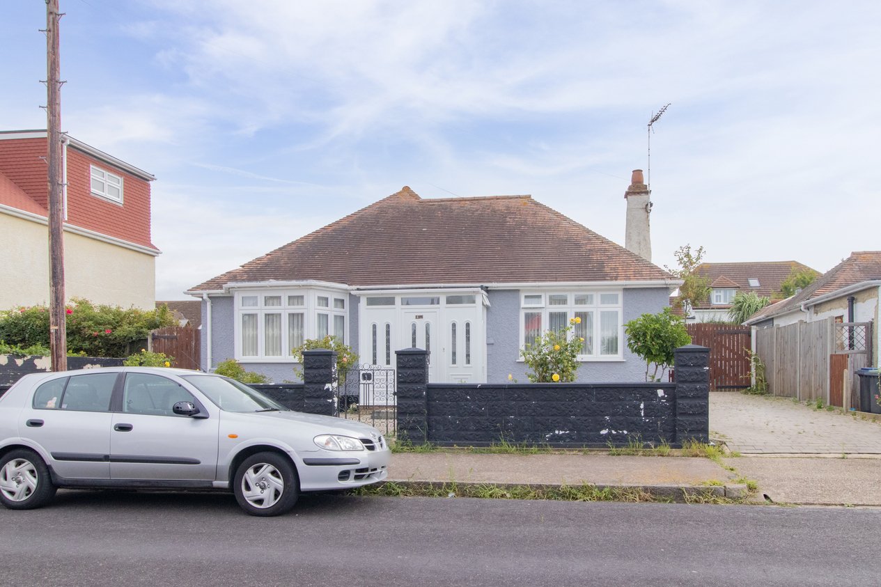 Properties For Sale in Oakdale Road Herne Bay