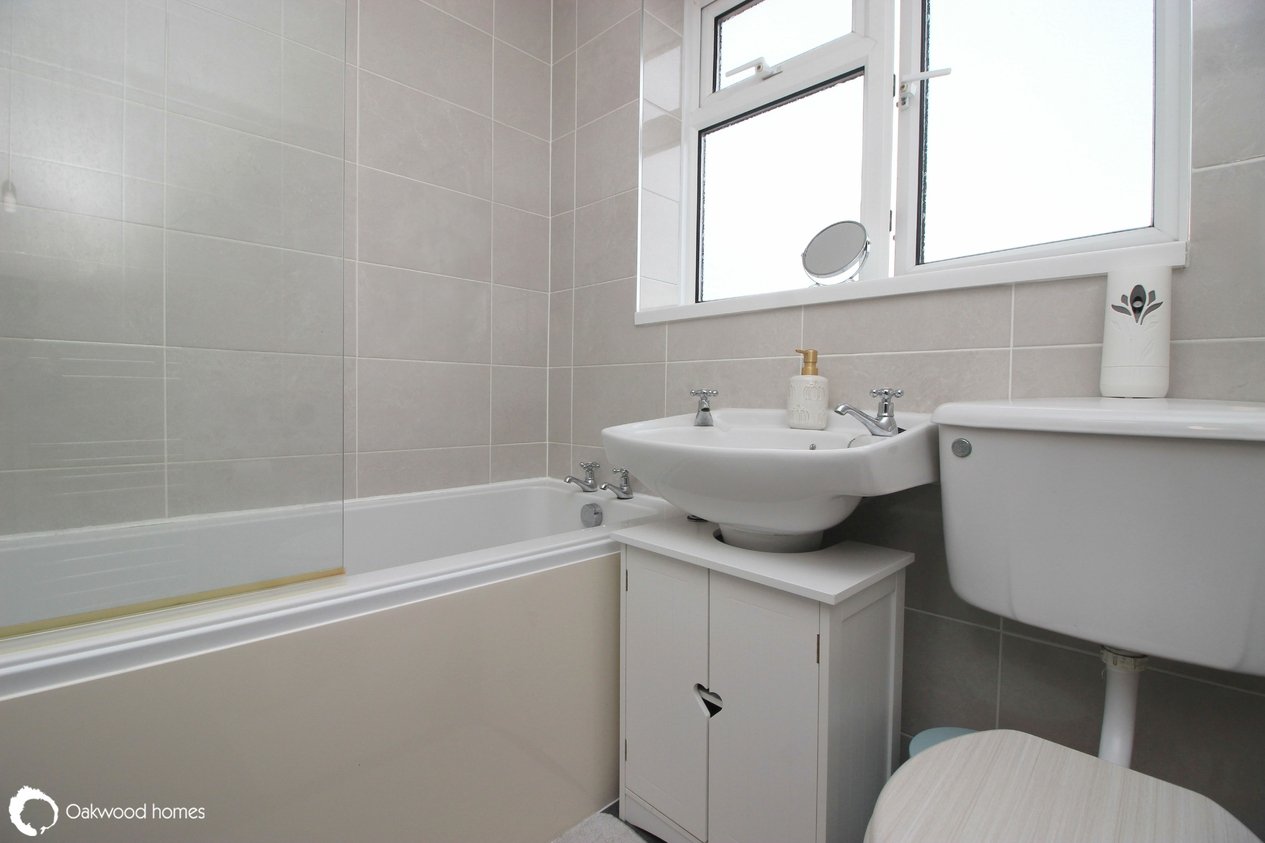 Properties For Sale in Oakfield Court 