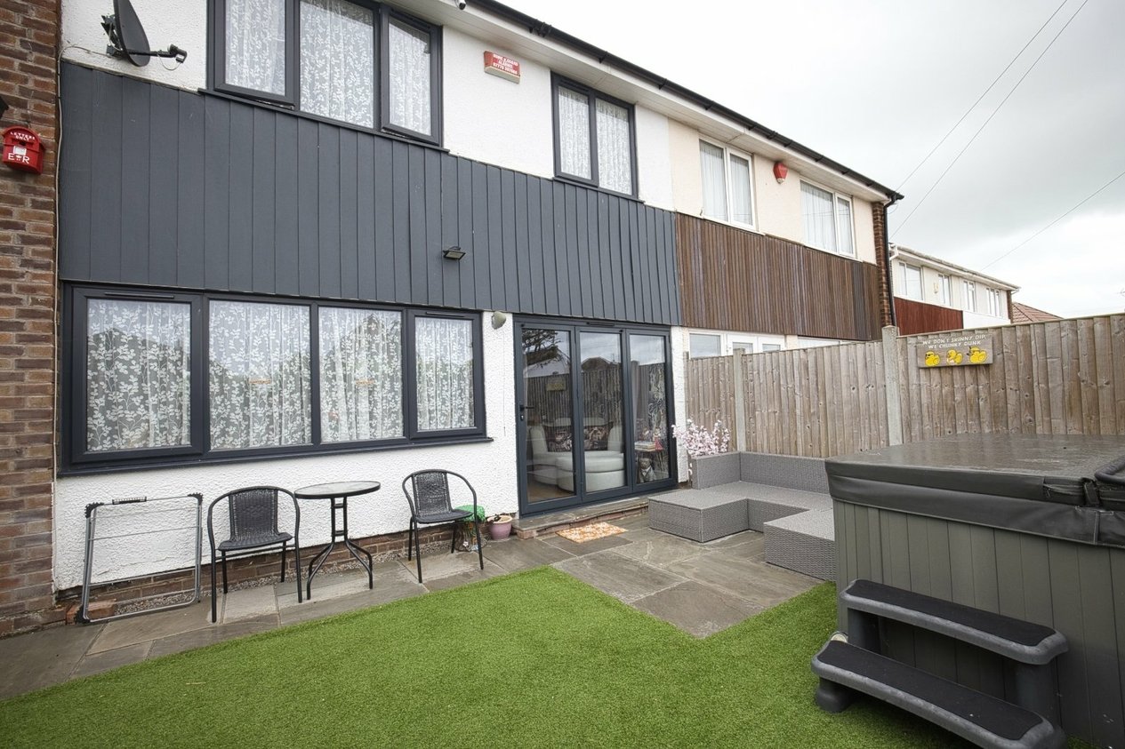 Properties For Sale in Oaklands Avenue Broadstairs