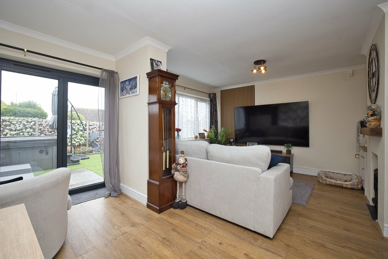 Properties For Sale in Oaklands Avenue Broadstairs