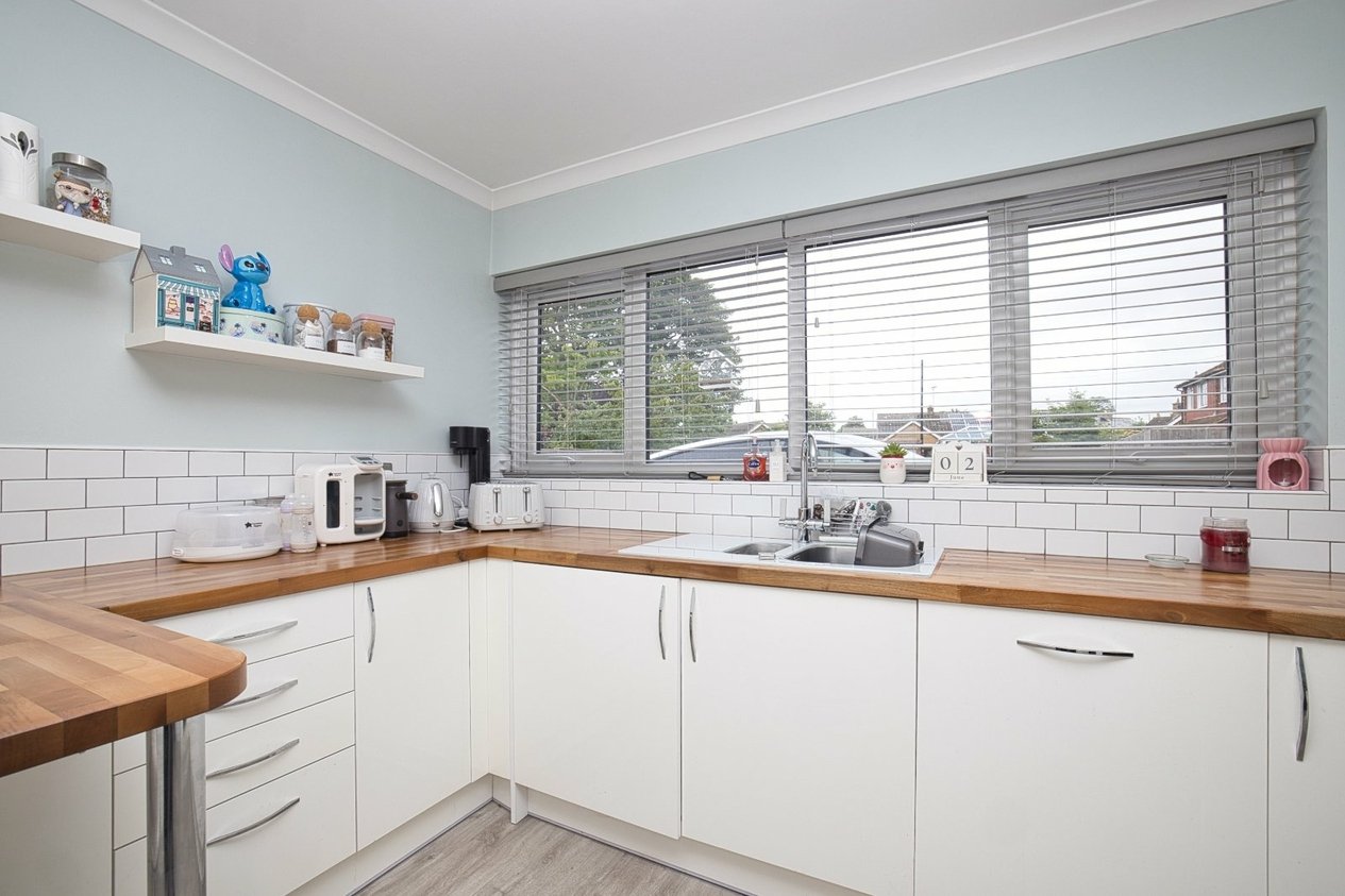 Properties For Sale in Oaklands Avenue Broadstairs