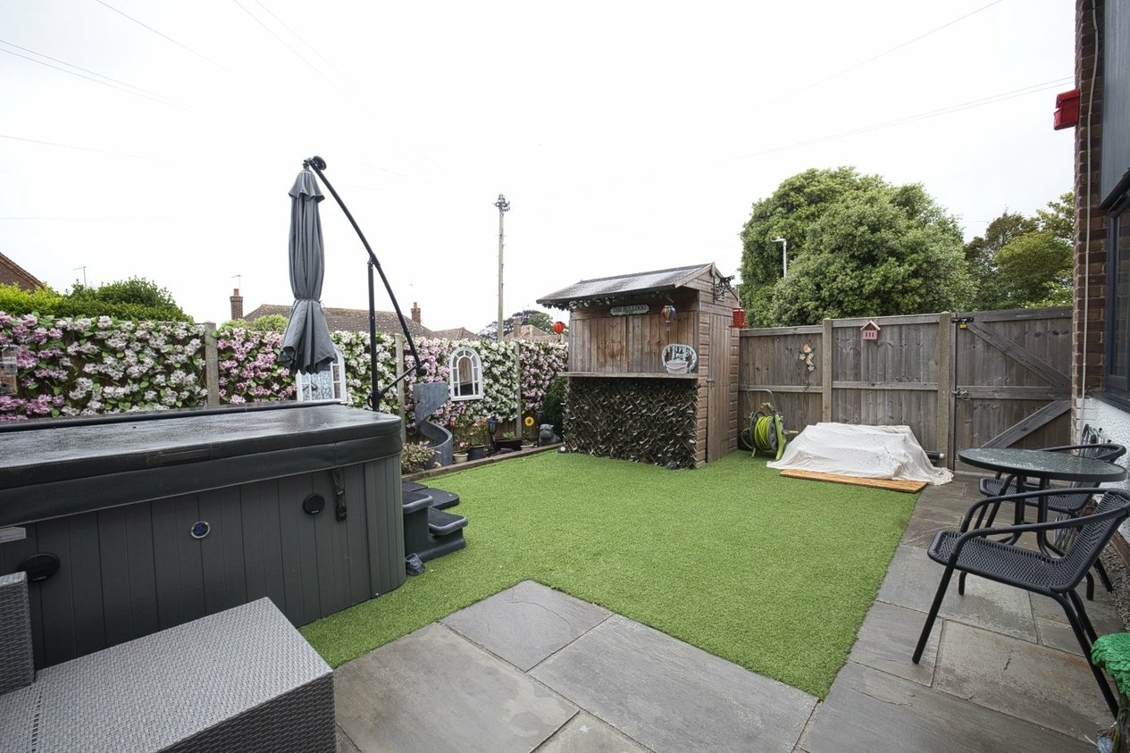 Properties For Sale in Oaklands Avenue Broadstairs