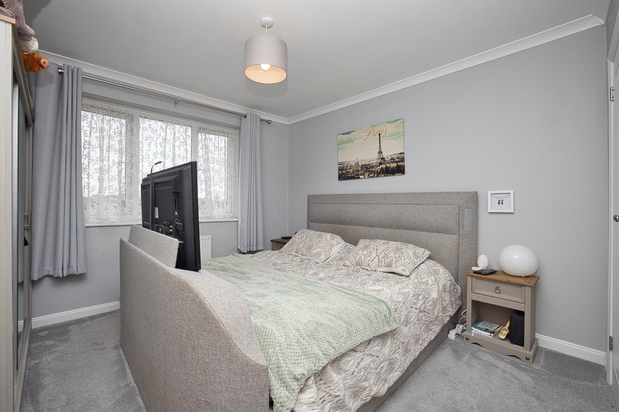 Properties For Sale in Oaklands Avenue Broadstairs