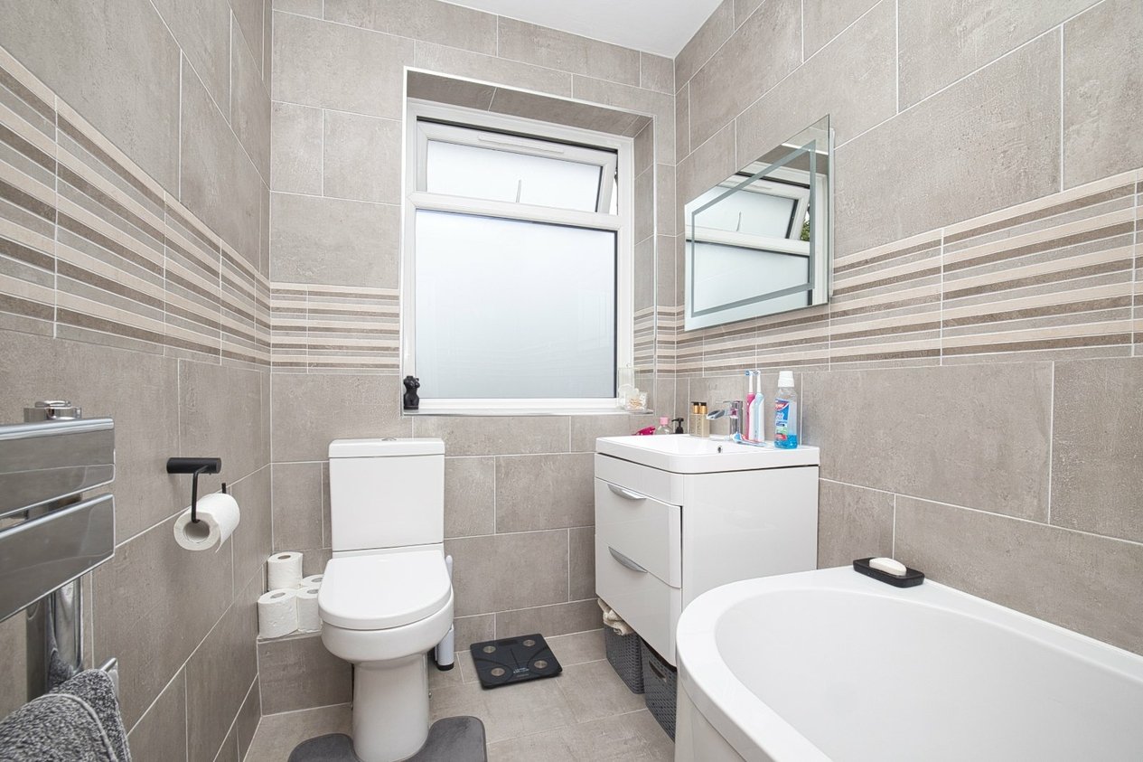 Properties For Sale in Oaklands Avenue Broadstairs