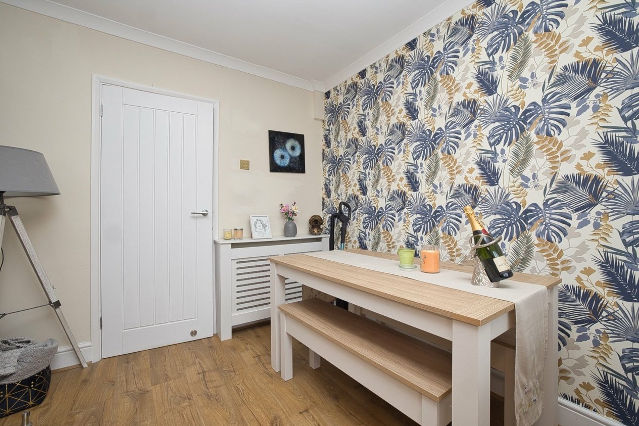 Properties For Sale in Oaklands Avenue Broadstairs